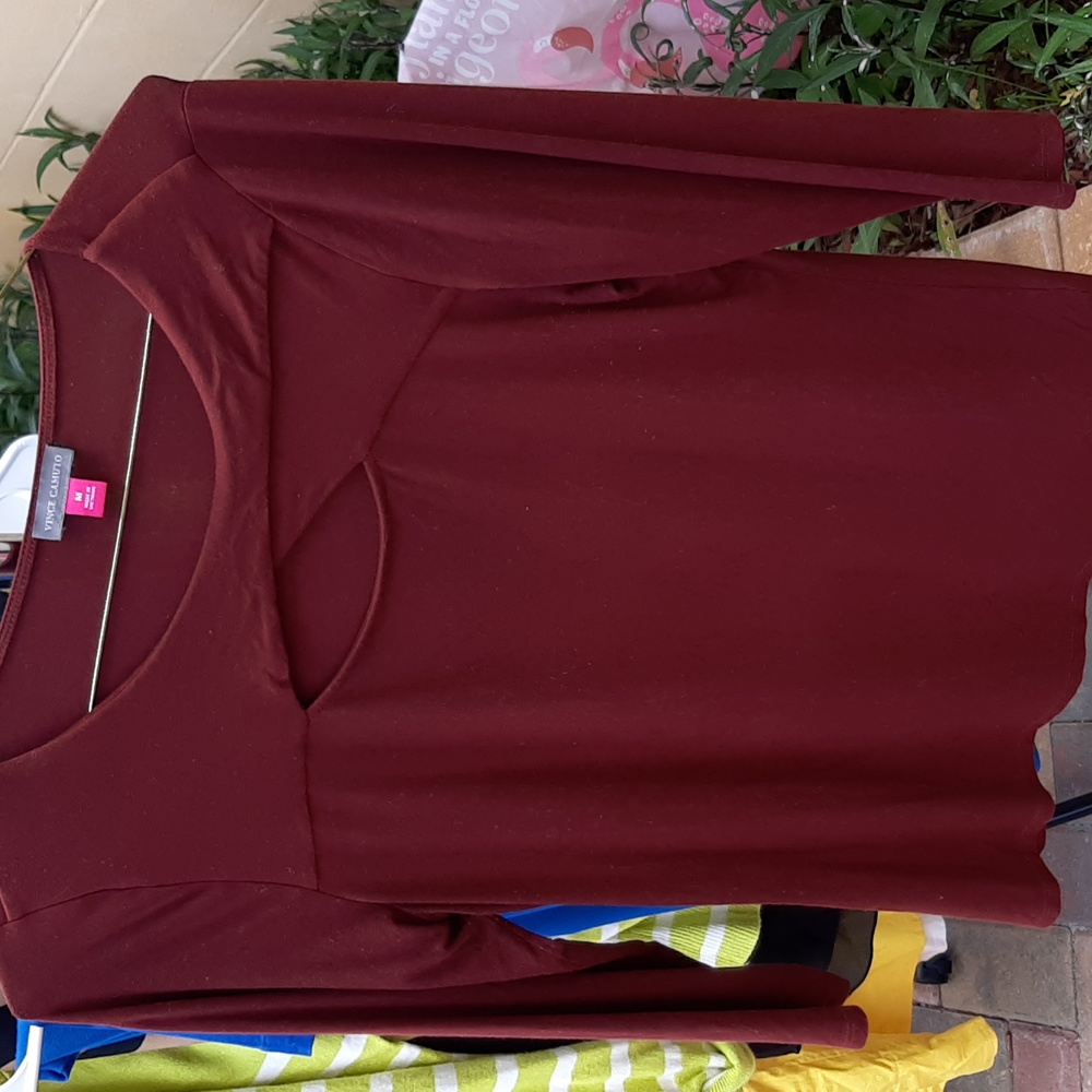 Vince Camuto 3/4 sleeve shirt with cutout